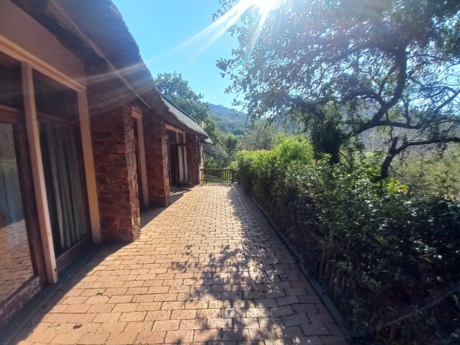 5 Bedroom Property for Sale in Broederstroom North West